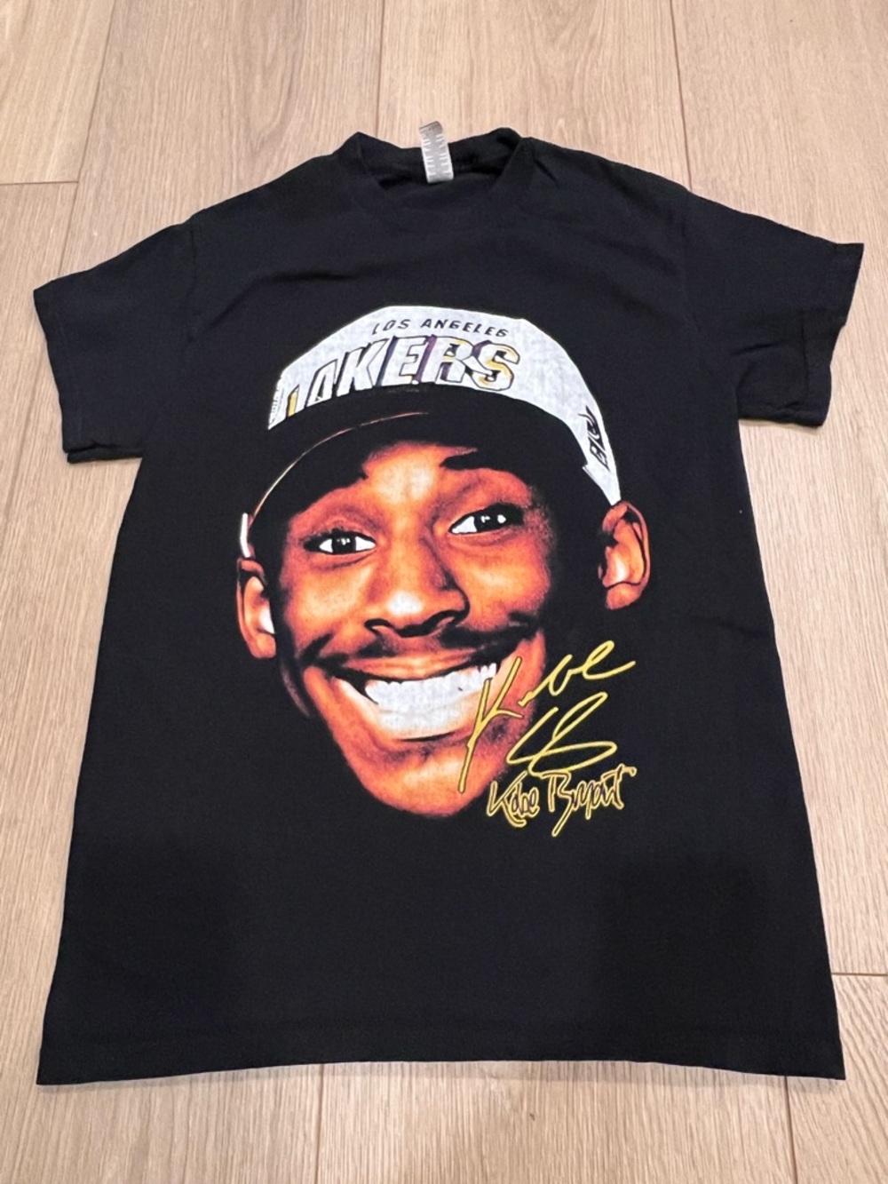 Kobe Bryant Youth Small shirt rare print los angeles lakers